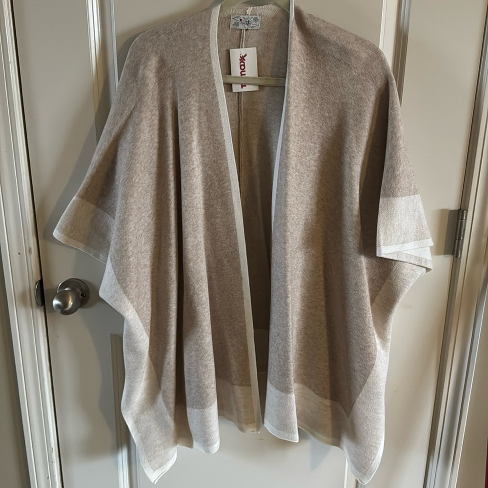 Women’s cape